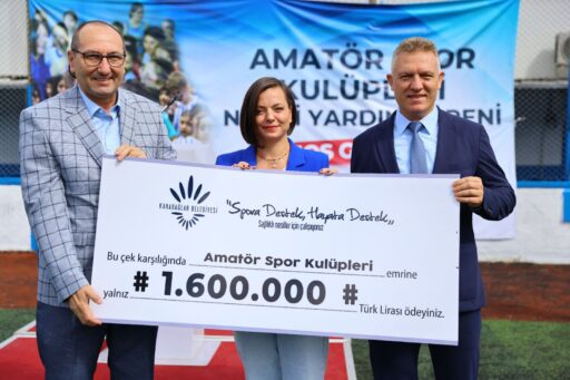 Karabağlar Belediyesi, ilçedeki sporun gelişimine katkı sağlamak amacıyla 35 amatör
