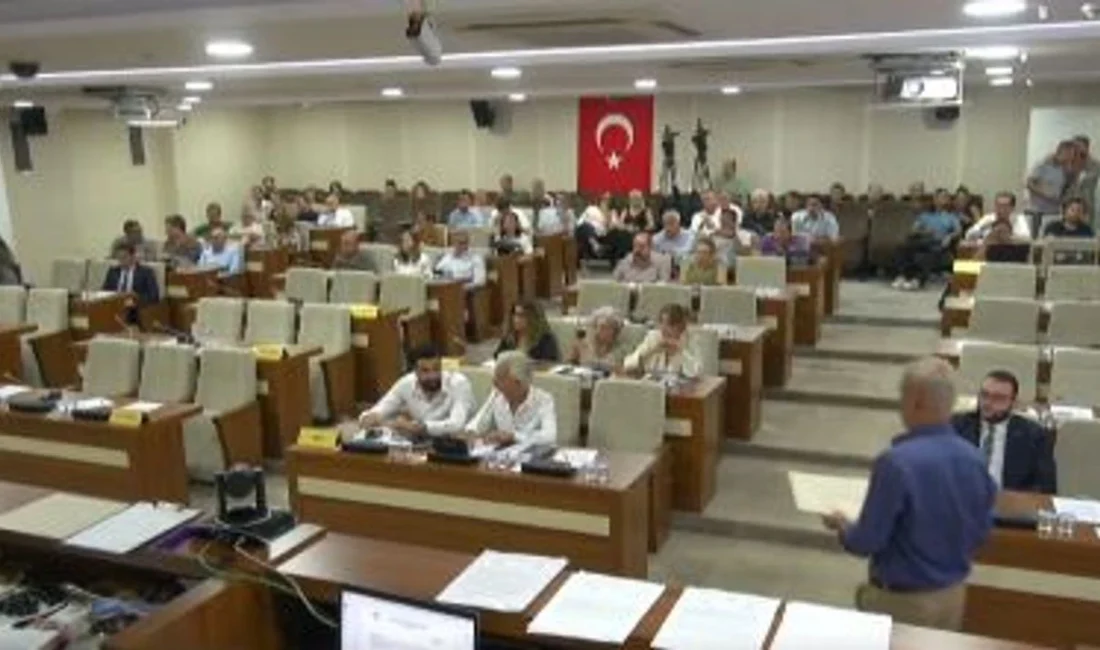 Karabağlar’da Yoğun Gündem: Pazarcı Eylemine Neden Olan Tartışmalı Katı Atık Bedelinde ‘Yürütmeyi Durdurma’ Talebi Reddedildi! Karabağlar Belediye Meclisi'nin ekim ayı toplantısında, pazarcı esnafının eylemine ve