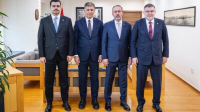 Cemil Tugay ve AK Parti heyeti Karşıyaka Stadyumu için el