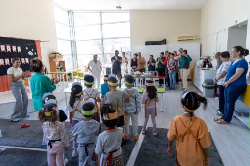 Karşıyaka Belediyesi, Pi Gençlik Derneği ile iş birliği yaparak Karşıyakalı