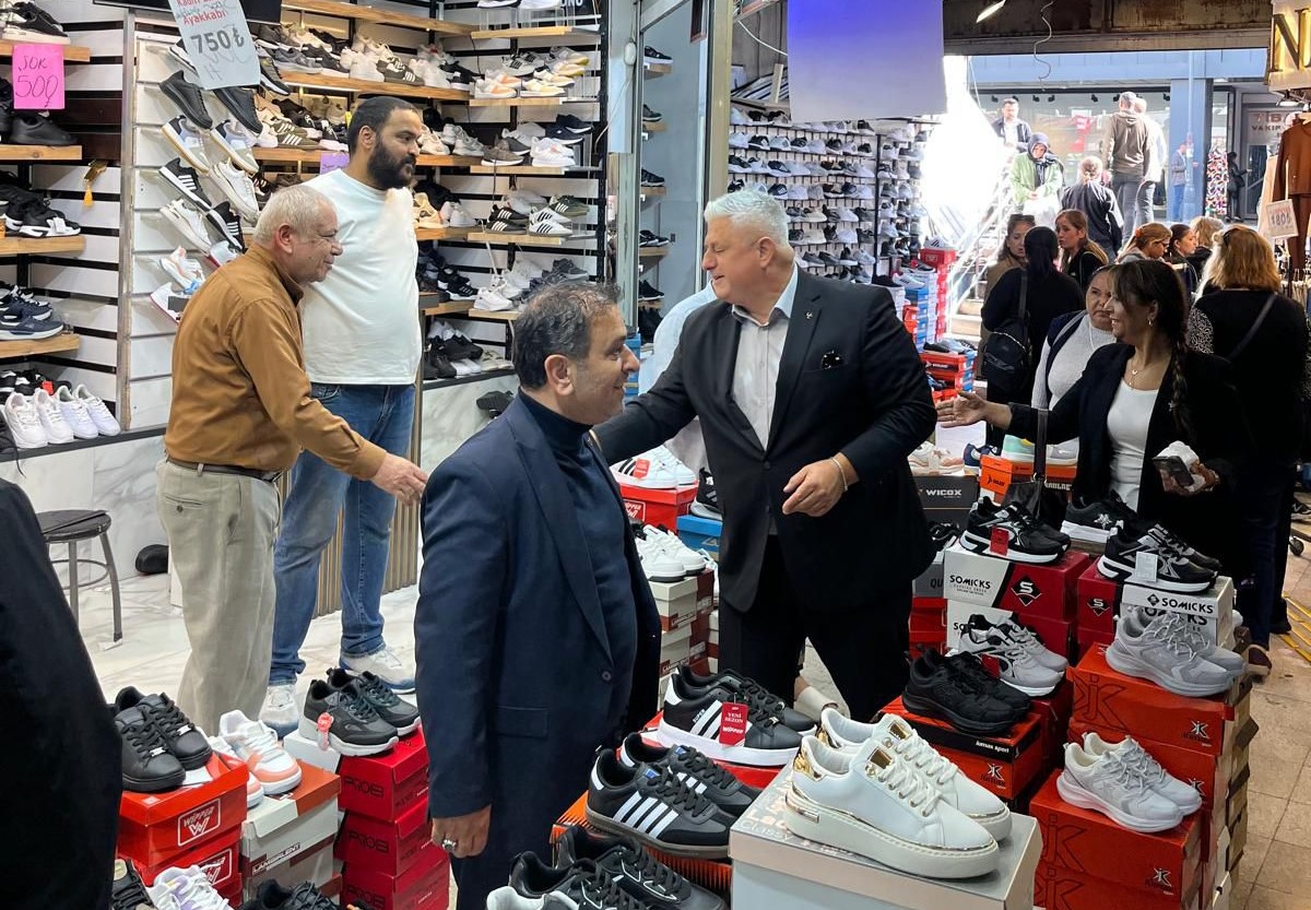 MHP İzmir İl Başkanlığı dört günde 400 ziyaret gerçekleştirdi. Başkan