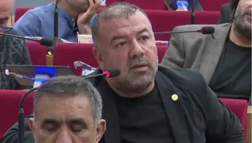 CHP’li Meclis Üyesi Latif Aydemir, söz alamamasına isyan ederek, Çankaya