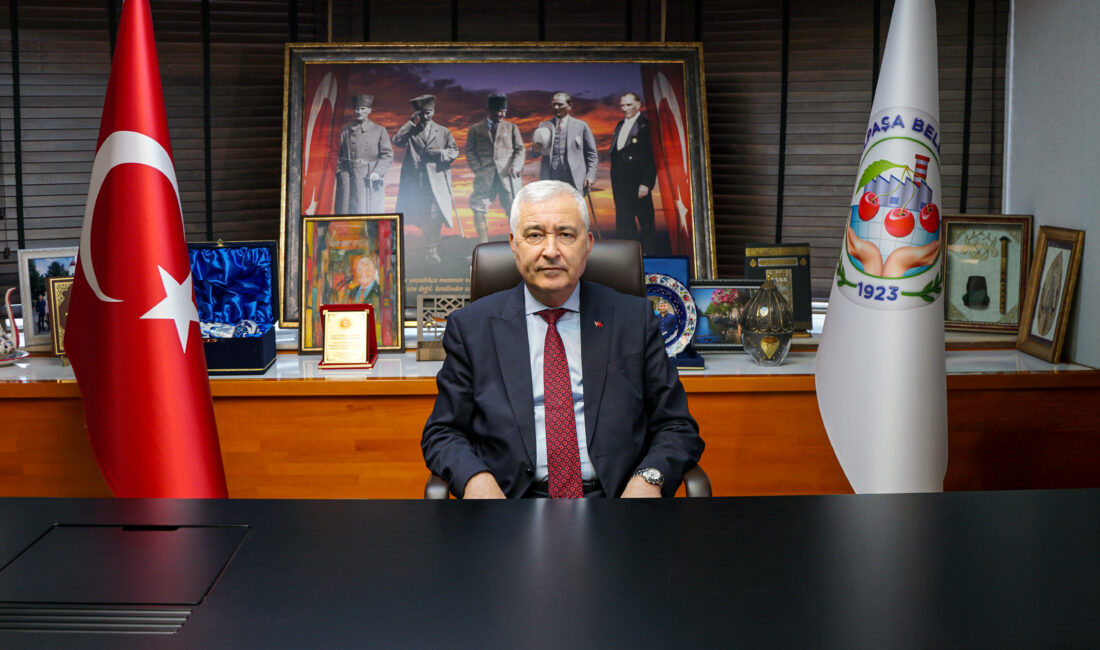 Kemalpaşa Belediye Başkanı Mehmet Türkmen, “Cumhuriyet fazilettir” mesajıyla 29 Ekim