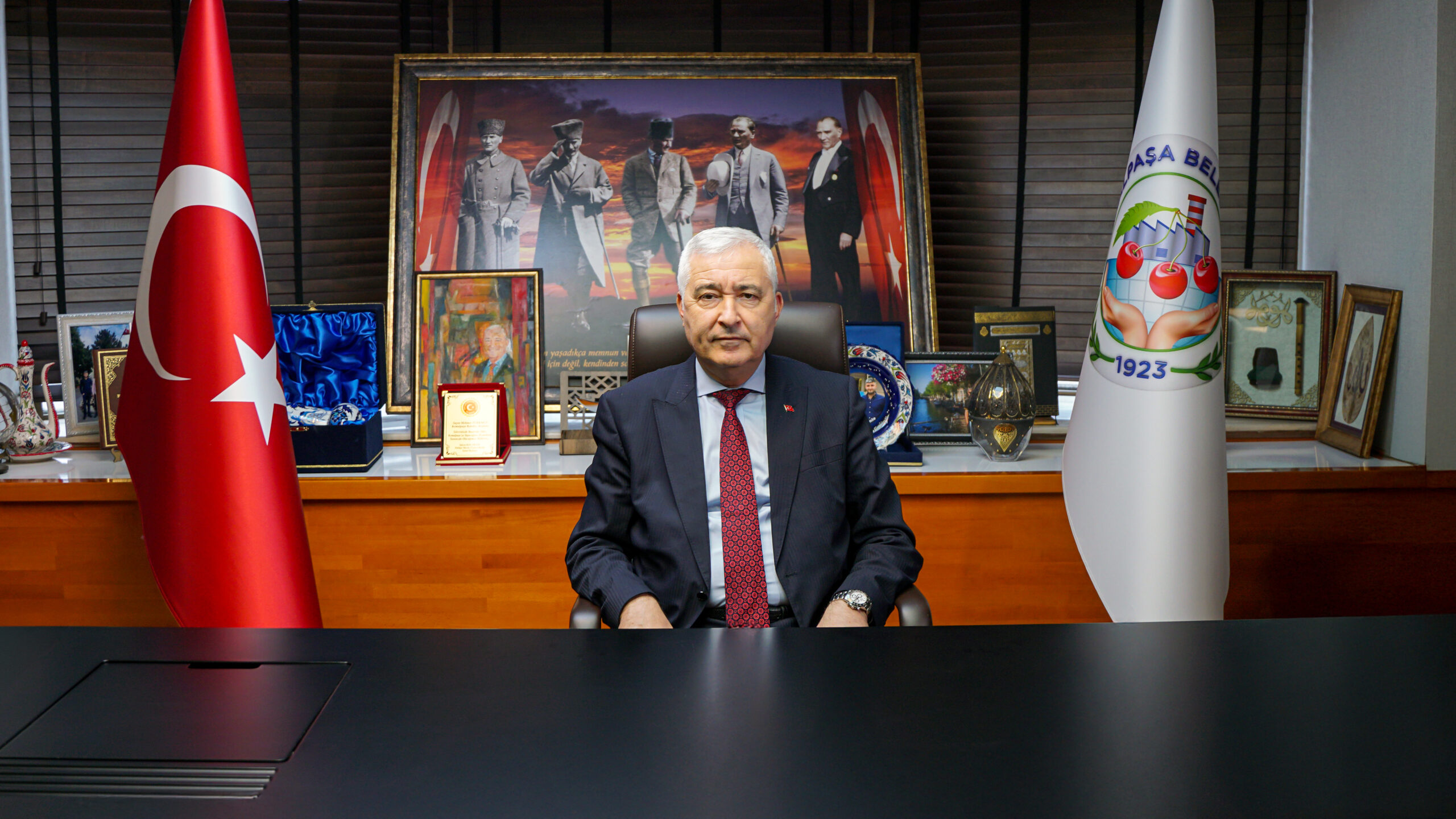 Kemalpaşa Belediye Başkanı Mehmet Türkmen, “Cumhuriyet fazilettir” mesajıyla 29 Ekim