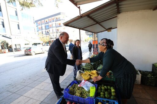 Menderes Belediye Başkanı İlkay Çiçek’ten Esnafa Tam Destek Ziyareti