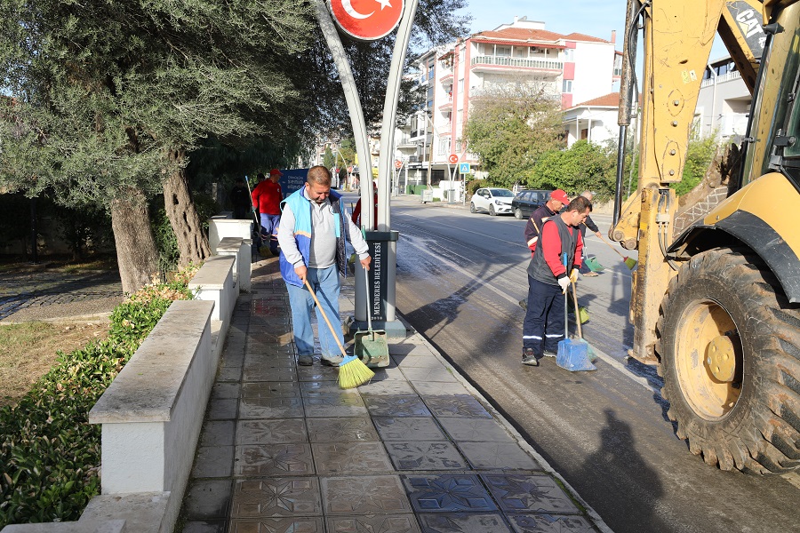 Menderes Belediyesi, İzmir Büyükşehir Belediyesi’nin desteğiyle Atatürk ve İnönü Caddeleri’nde