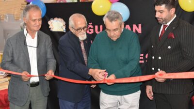 Duayen Gazeteci Oğuzhan Kavaklı’nın isminin verildiği dördüncü kütüphane, İzmir’de Özkanlar