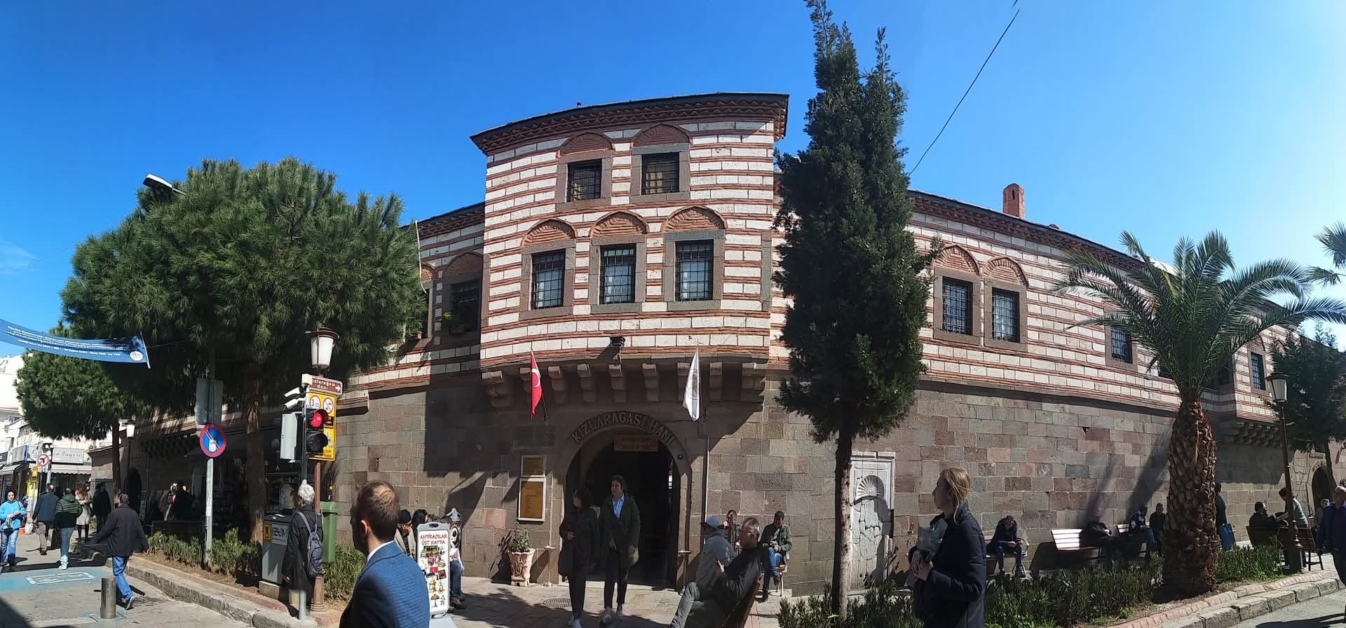 İzmirli gazeteci ve fotoğraf sanatçısı Esat Erçetingöz, 52. sanat yılında