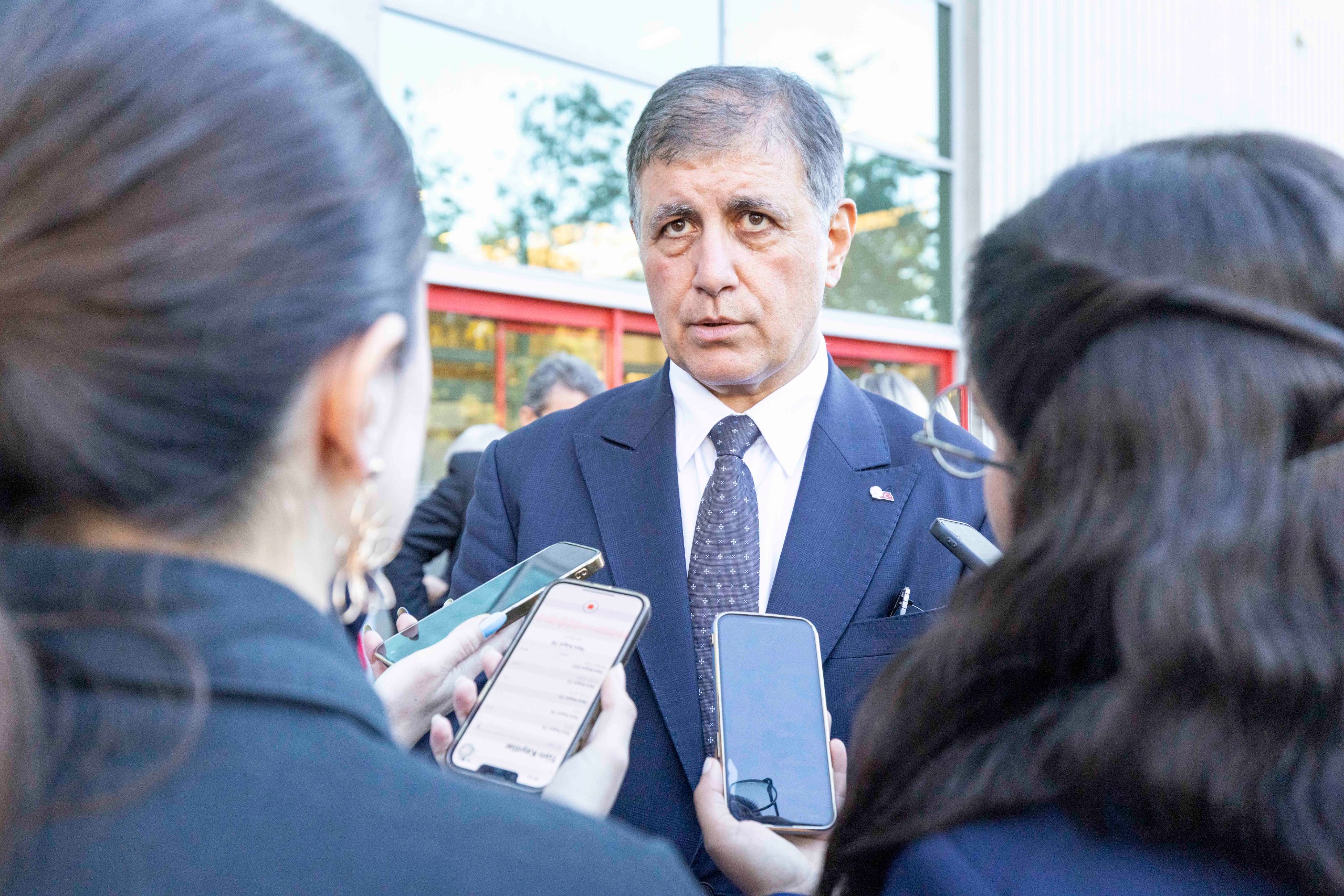 İzmir Büyükşehir Belediye Başkanı Cemil Tugay, çöp bertaraf tesisleriyle ilgili