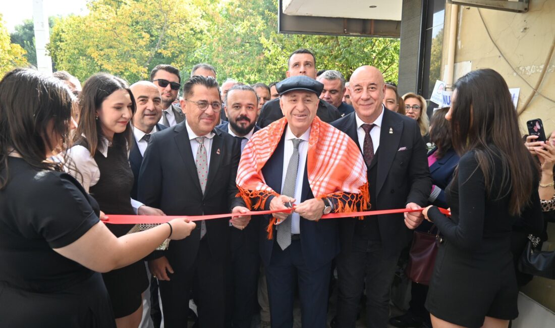 Zafer Partisi Genel Başkanı Ümit Özdağ, Denizli’de yaptığı açıklamalarda seçim