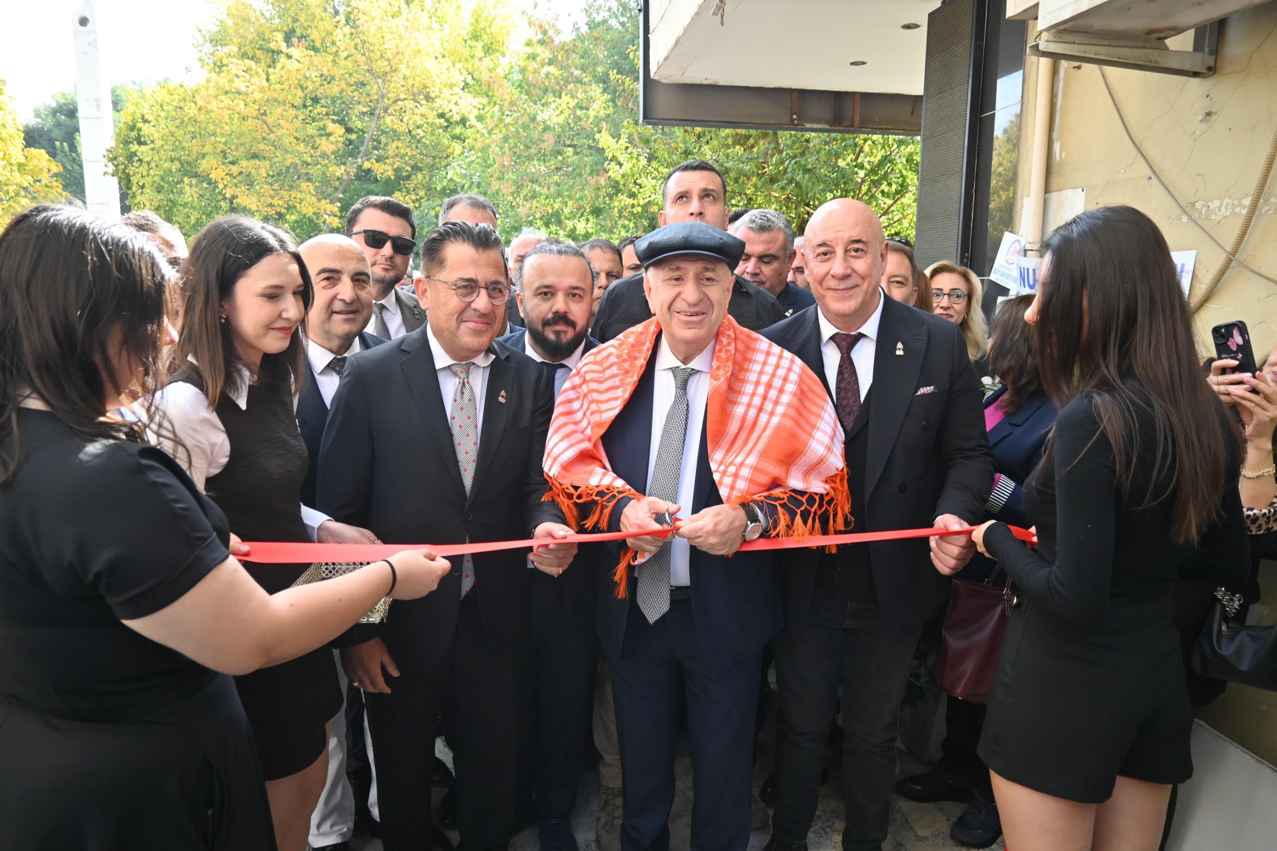 Zafer Partisi Genel Başkanı Ümit Özdağ, Denizli’de yaptığı açıklamalarda seçim