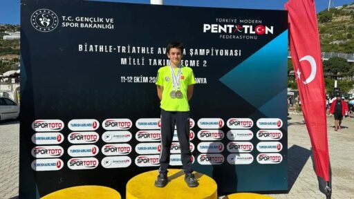 Muğla Büyükşehir Sporcusu Batur Genç’ten İki Günde İki Türkiye Şampiyonluğu Rekoru Muğla Büyükşehir Belediyesi sporcusu Kerem Batur Genç, Biathle ve Triathle
