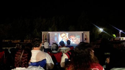 Muğla Büyükşehir Belediyesi, üniversite öğrencileri için açık hava sinema etkinliği