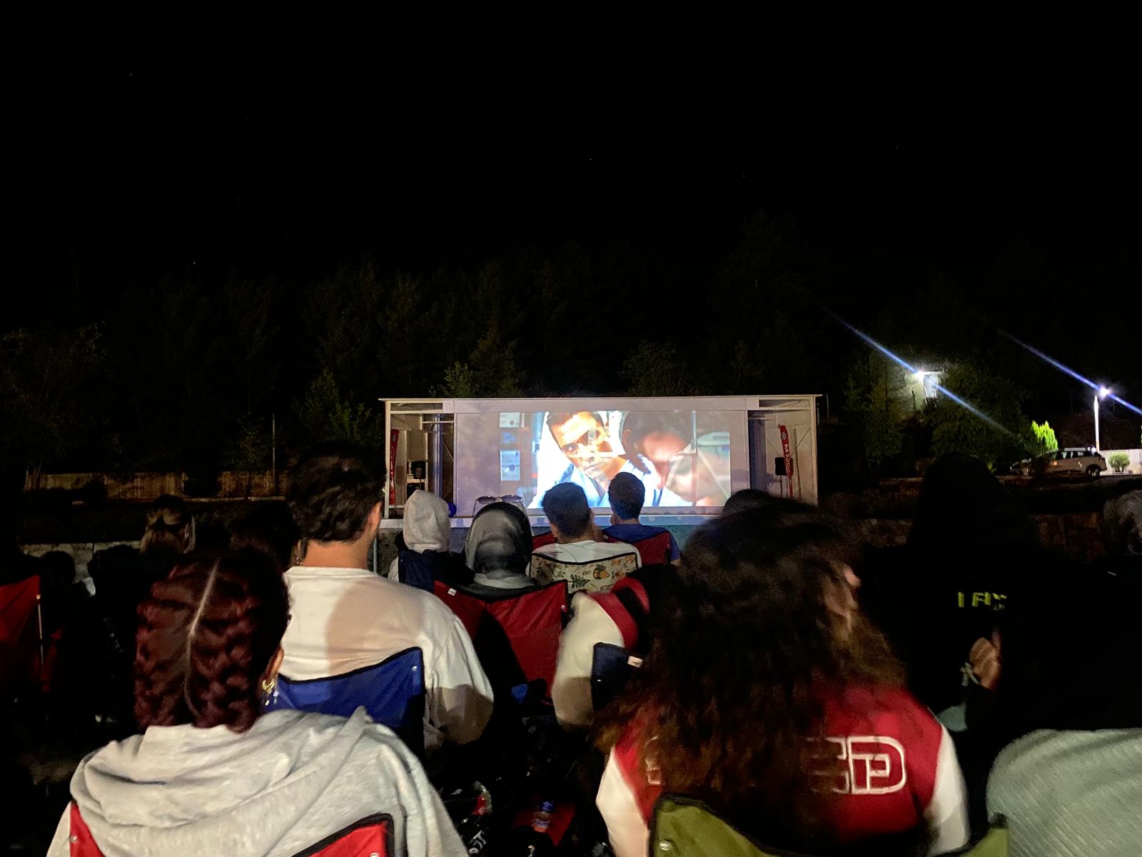 Muğla Büyükşehir Belediyesi, üniversite öğrencileri için açık hava sinema etkinliği