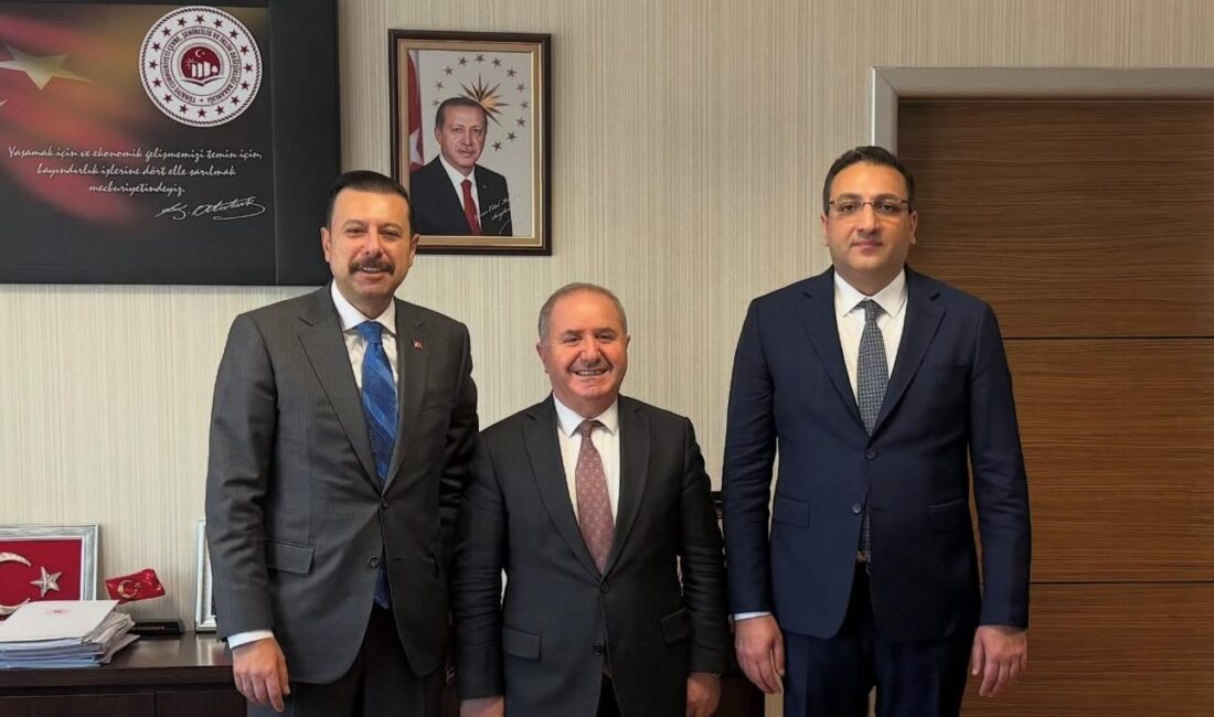 Balçova’da uzun süredir çözülemeyen arsa mağdurları sorunu çözüldü. Başkan Onur