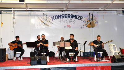 Çiğli Belediyesi'nin düzenlediği "Sokakta Müzik Var" ve "Mahallede Tiyatro Var"