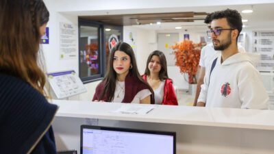 Buca Belediyesi'nin Tarık Akan ve Işılay Saygın Gençlik Merkezleri, 18-29