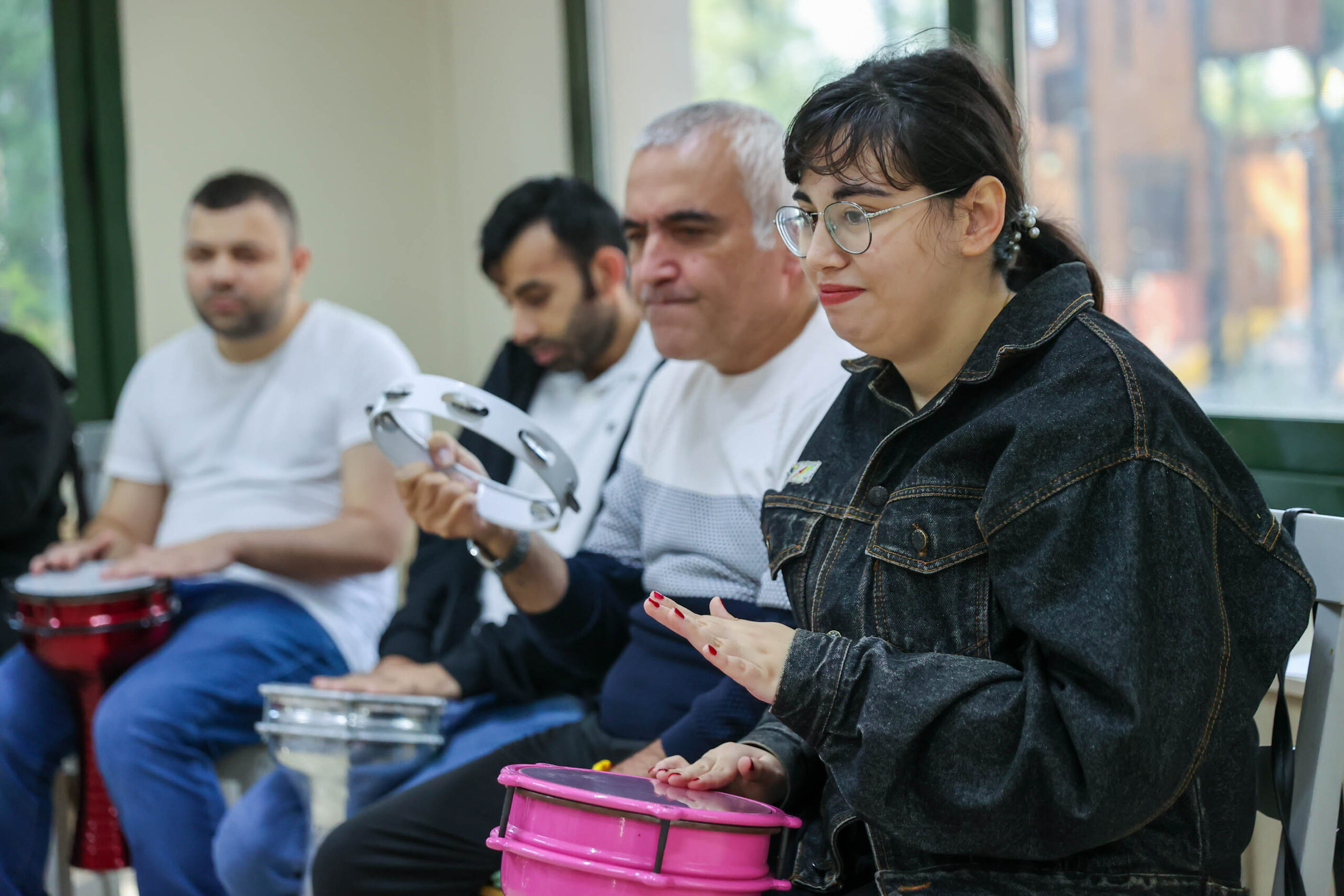 Buca Belediyesi, Şirinyer’deki Özel Gereksinimli Bireyler Danışma Merkezi’nde düzenlediği ritim