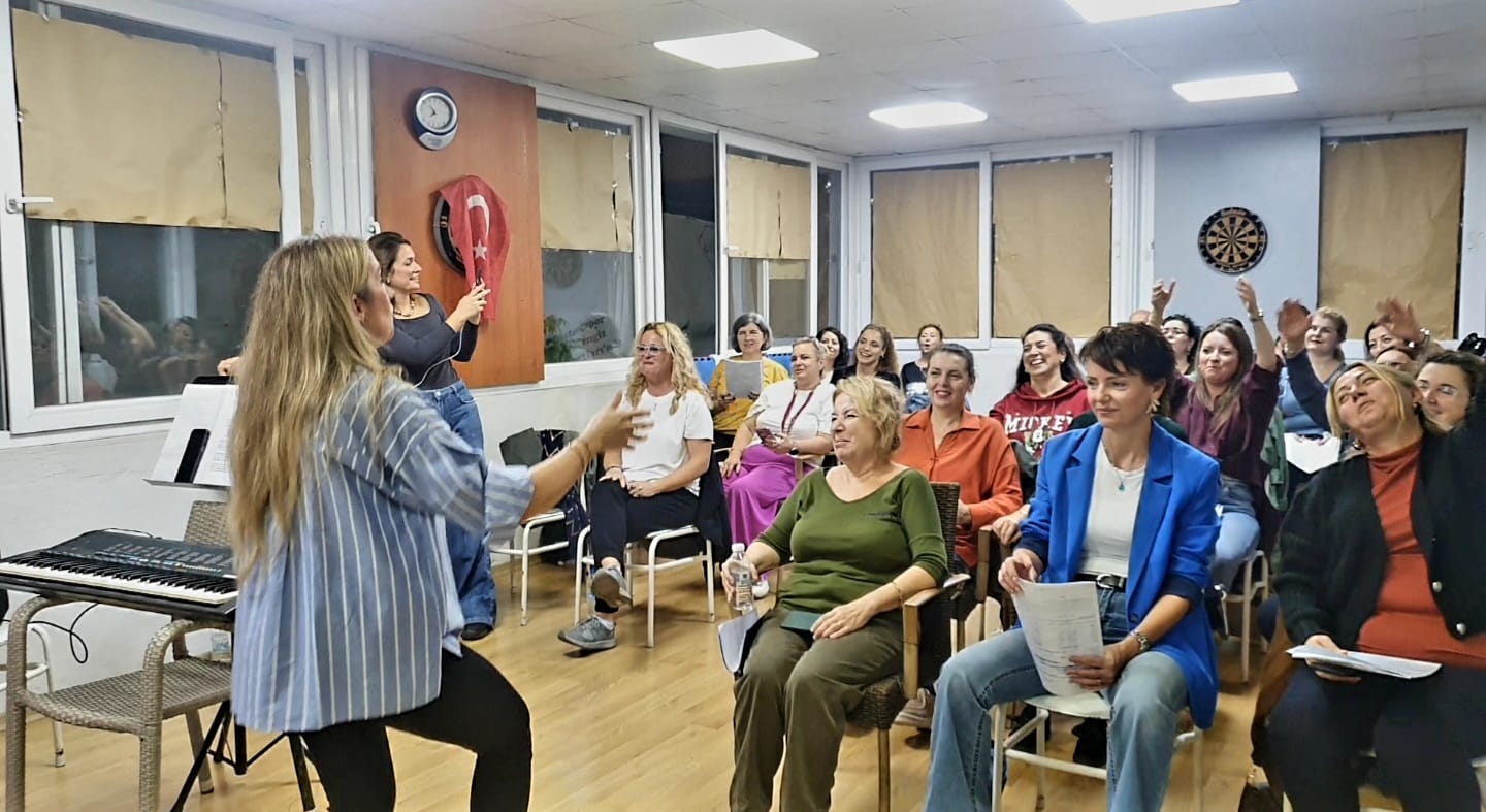 Karşıyaka Sanat Derneği Türk Sanat ve Pop Müziği Koroları çalışmalara