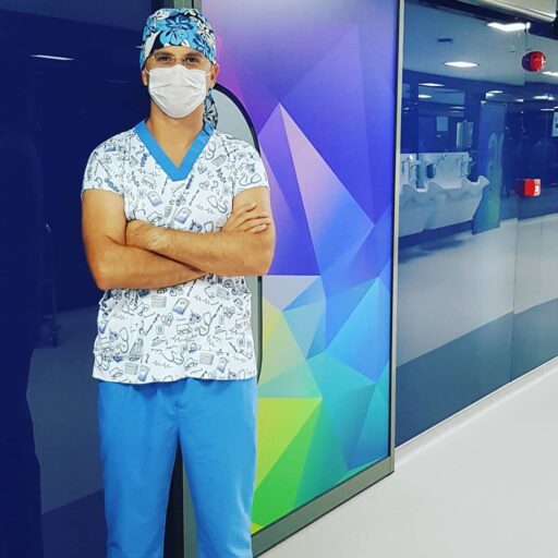 Medicana İzmir Hastanesi’nde Ameliyat Yapan Doktor Murat Sayın, resmi belgede