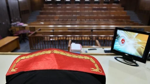 İzmir’de İZBETON kooperatif soruşturması davasının ikinci duruşması yapıldı. Mağdurlar, Tunç