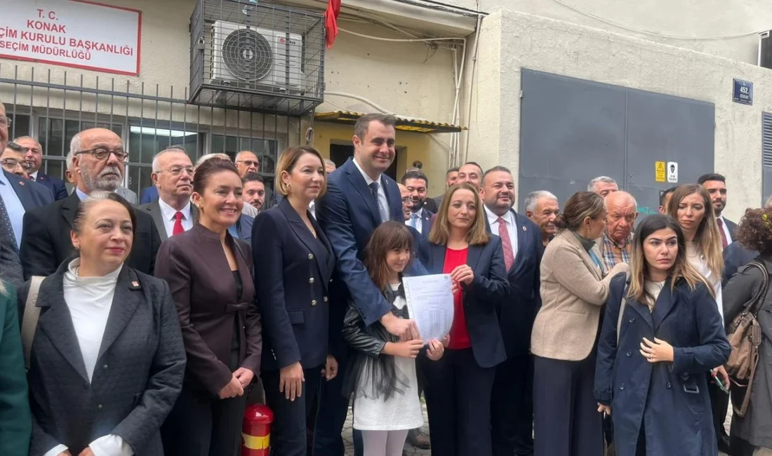 CHP İzmir’de Güç dönemi resmen başladı: Çağatay Güç mazbatasını aldı CHP İzmir İl Başkanı Çağatay Güç mazbatasını alarak göreve başladı.