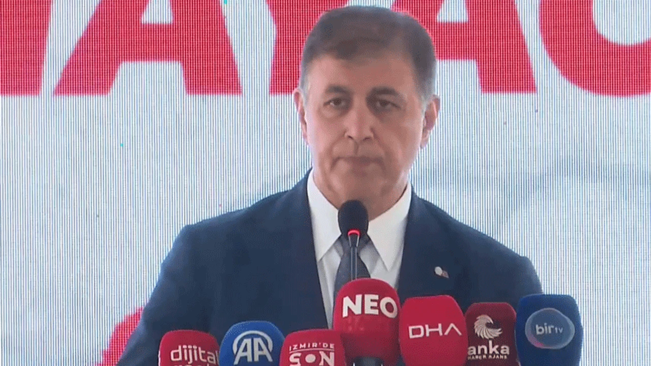 İzmir Büyükşehir Belediye Başkanı Cemil Tugay, 30 Ekim Depremi anmasında