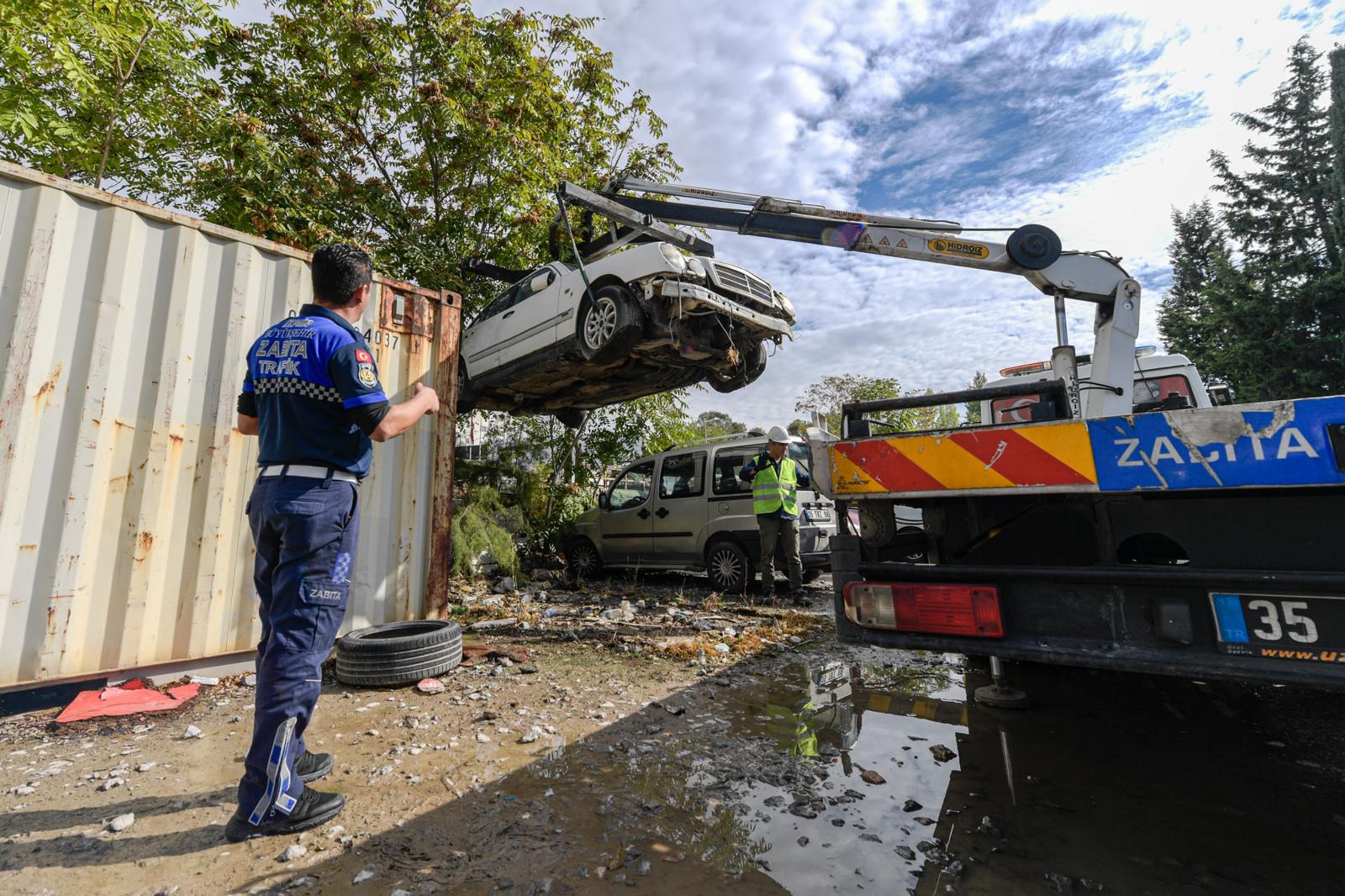 Türkiye’de ilk kez İzmir Büyükşehir Belediyesi tarafından kurulan Hurda Araç