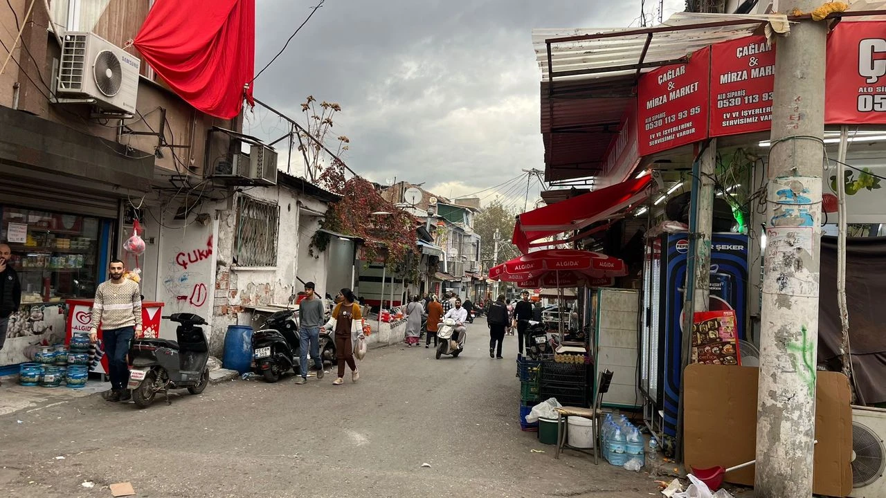 İzmir'in ‘tehlikeli bölge’ olarak nitelenen Tepecik (Yenişehir) Mahallesi Muhtarı Süleyman