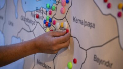 İzmir Büyükşehir Belediyesi'nin "İklim Yurttaş Meclisi"nden seçilen 50 İzmirli, 5