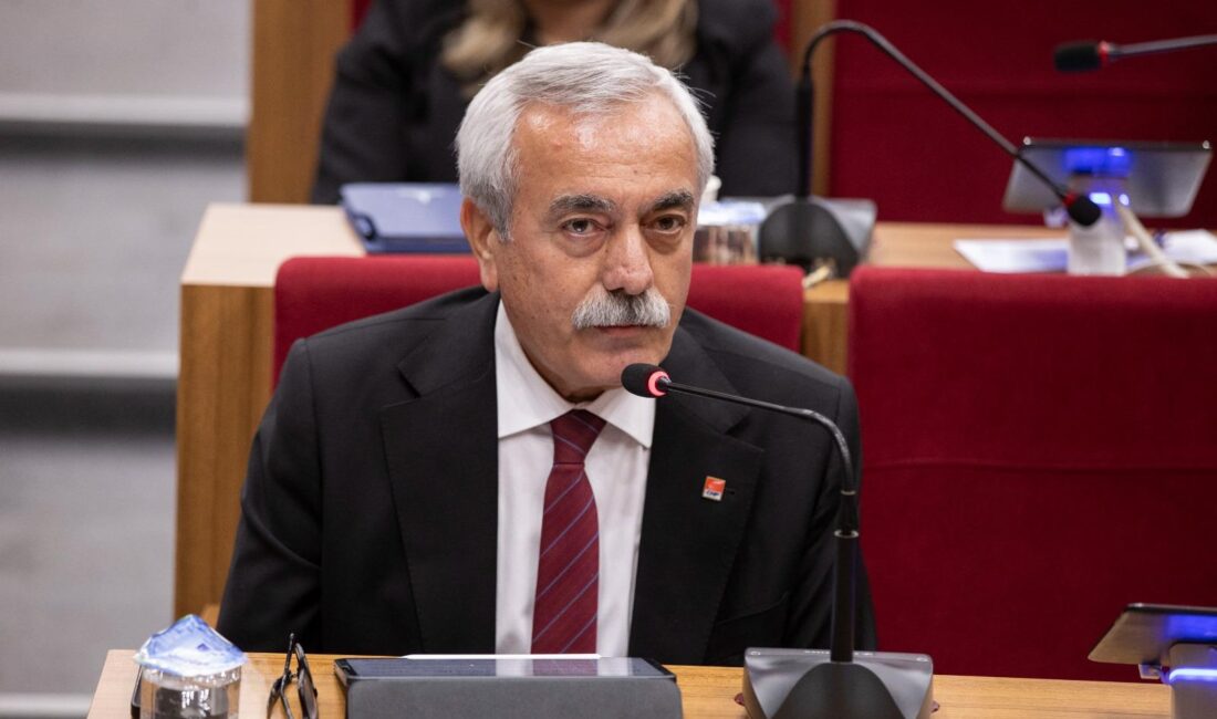 İzmir’de Kıyı Hattında Şok Gelişme: Konak İskelesi “Orta Hasarlı” Çıktı! İzmir Büyükşehir Belediyesi Meclisi'nde Konak İskelesi’nin gözlemsel kontroller sonucunda 'orta