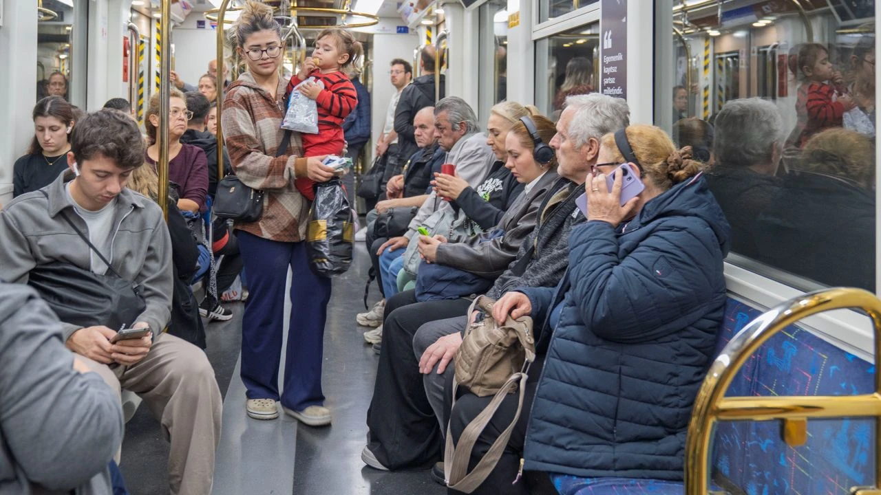 İzmir Büyükşehir Belediyesi, 9 ay süren çalışmaların ardından İzmir Metrosu'nda