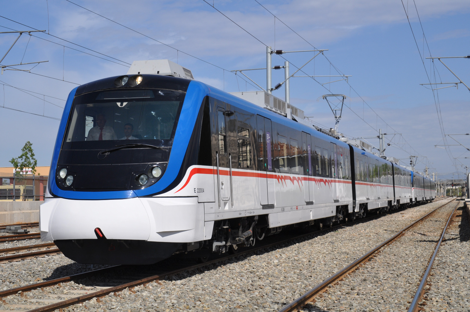 TCDD, İzmir Büyükşehir Belediyesi ile ortak kurulan İZBAN’ın hat kullanım