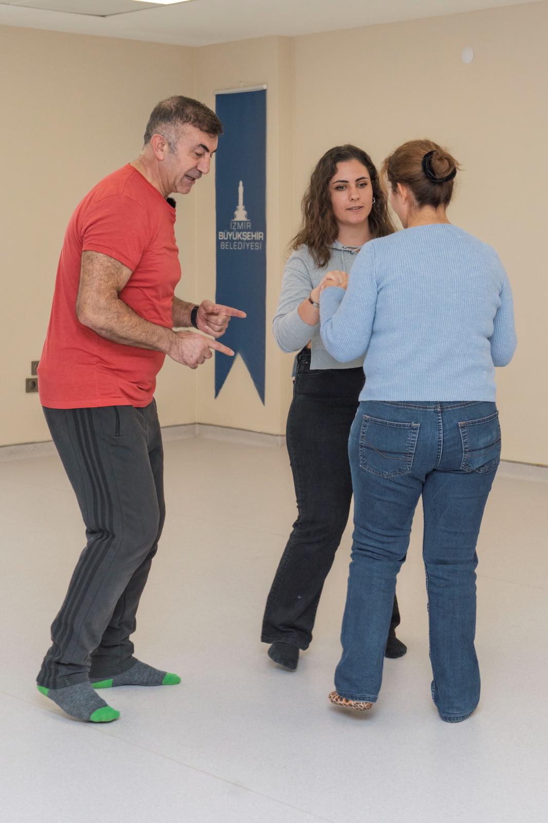 İzmir Büyükşehir Belediyesi, Almanya'dan gelen uzman eşliğinde görme engelli bireyler