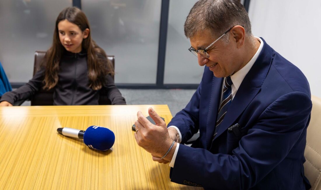 Bisikletleriyle 10 aylık dünya turuna çıkan ve $11$ ülkede $3$