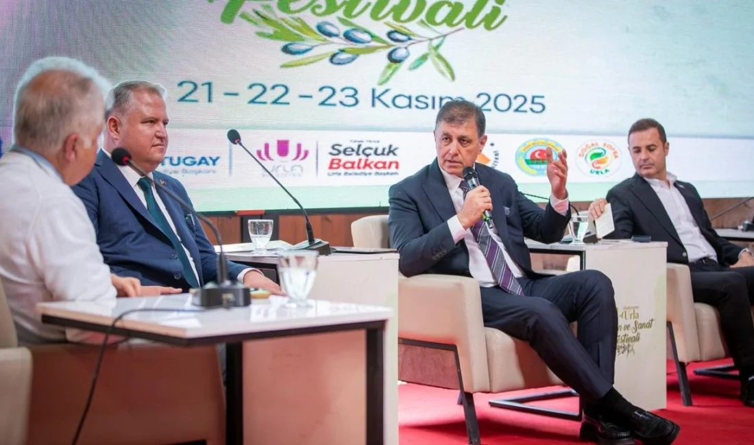 2. Uluslararası Urla Zeytin ve Sanat Festivali'ndeki panelde konuşan İzmir