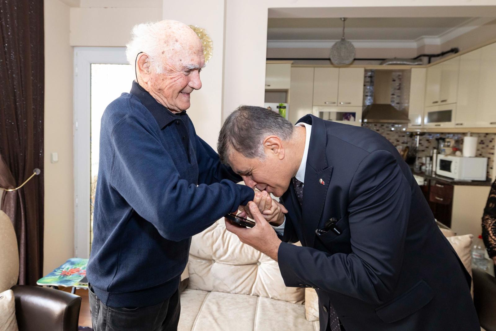 İzmir Büyükşehir Belediye Başkanı Dr. Cemil Tugay, 24 Kasım'da lise