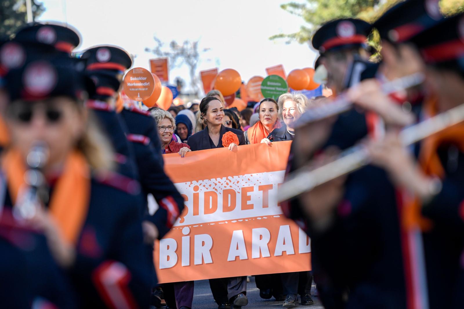 İzmir Büyükşehir Belediyesi, 25 Kasım Kadına Yönelik Şiddete Karşı Uluslararası