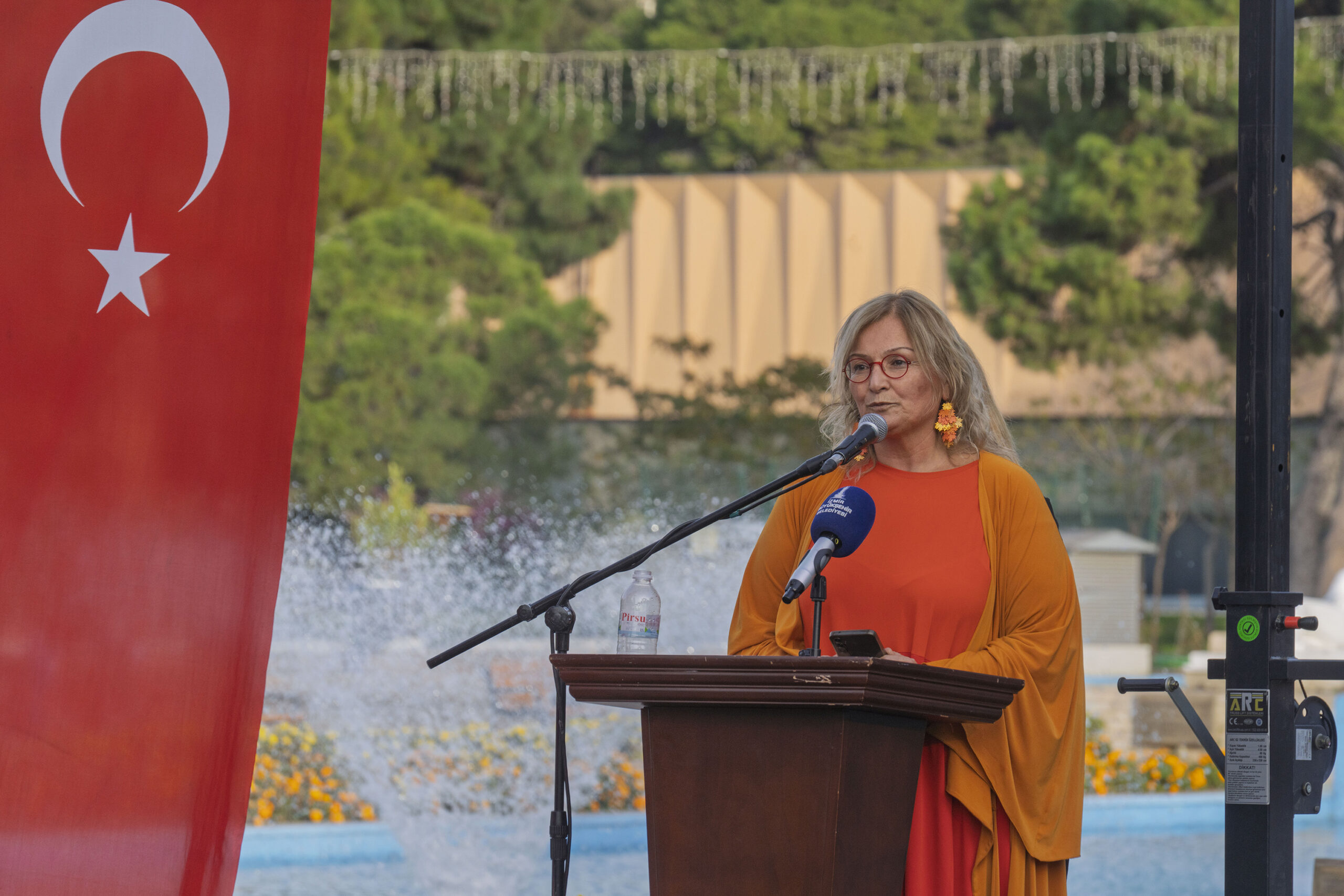 İzmir Büyükşehir Belediyesi, 25 Kasım'da 