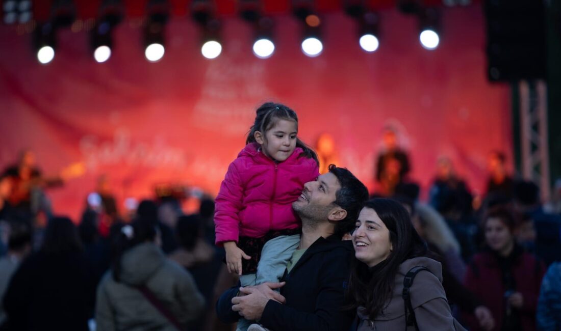 İzmir’de 1 Aylık Dev Festival Başlıyor! Kültürpark Yılbaşına Hazırlanıyor İzmir Büyükşehir Belediyesi, 2026'ya coşkuyla girmek için 1 Aralık'ta Kültürpark'ta