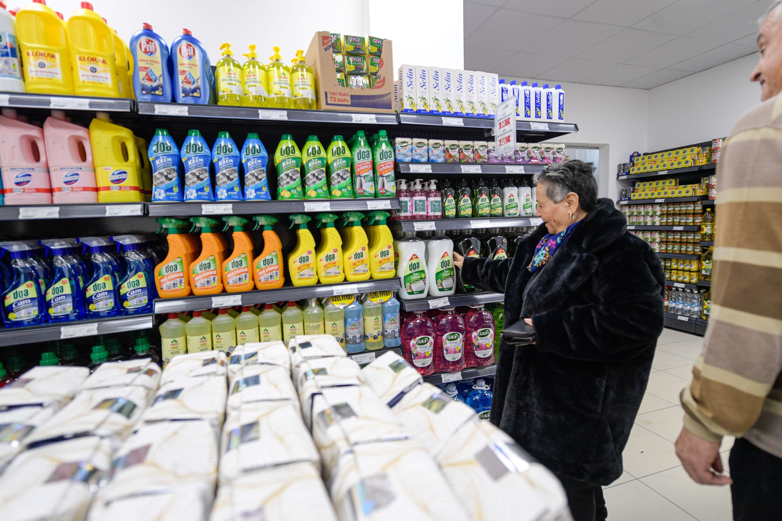 İzmir Büyükşehir Belediyesi'nin tanzim satış mağazaları İZMAR, 15. şubesini Konak