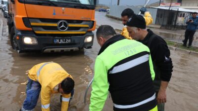 Karaburun, Çeşme ve Foça'ya rekor yağış düştü (165 kg/m²). Deniz