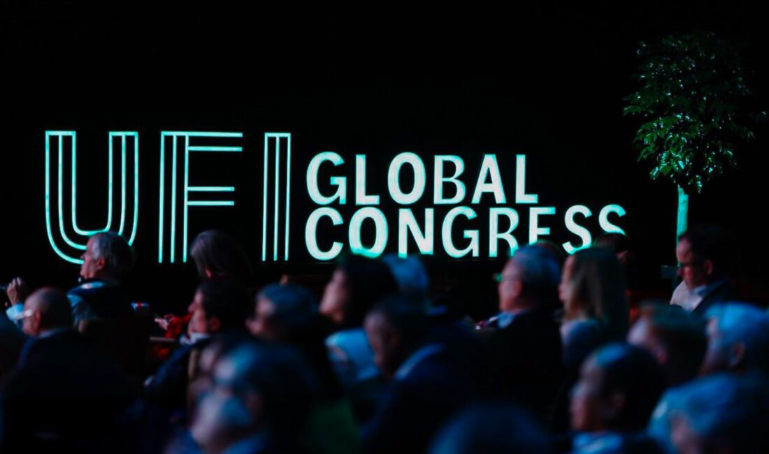 İzmir, Dünya Fuarcılığının Kalbine Girdi! İZFAŞ, Hong Kong’da Kritik Tanıtımını Yaptı İZFAŞ, Hong Kong'da 45 ülkeden 597 delegenin katıldığı UFI Kongresi'nde