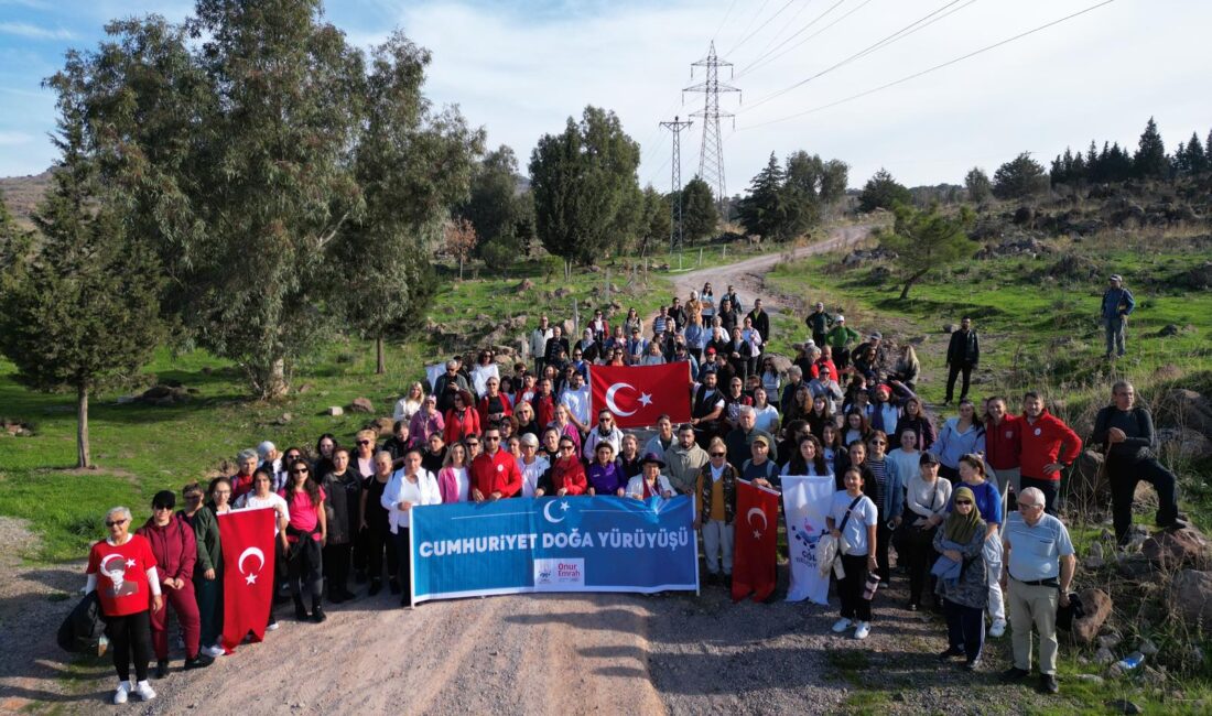 Çiğli’de Cumhuriyet Bayramı etkinlikleri, yüzlerce kişinin katıldığı doğa yürüyüşüyle sona