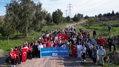 Çiğli’de Cumhuriyet Bayramı etkinlikleri, yüzlerce kişinin katıldığı doğa yürüyüşüyle sona
