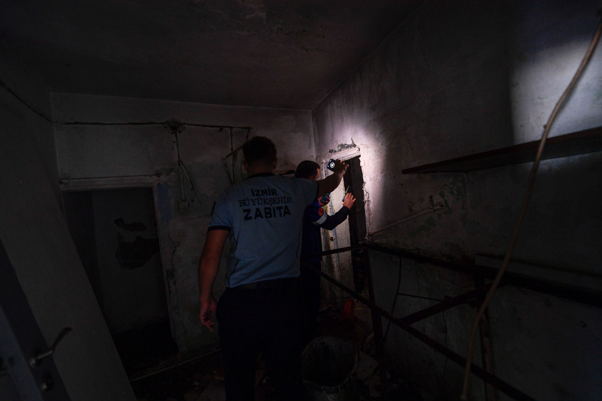 İzmir Büyükşehir Belediyesi, 2006'dan bu yana Kadifekale çevresindeki gecekondulaşmayı ortadan