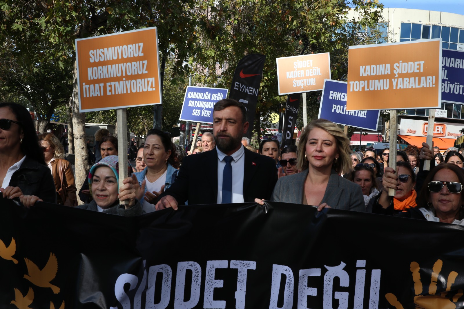 Çiğli Belediyesi'nde 25 Kasım Kadına Yönelik Şiddete Karşı Uluslararası Mücadele