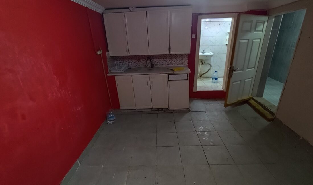 İzmir Konak Varyant'ta virane haldeki stüdyo daireye 7.000 TL kira