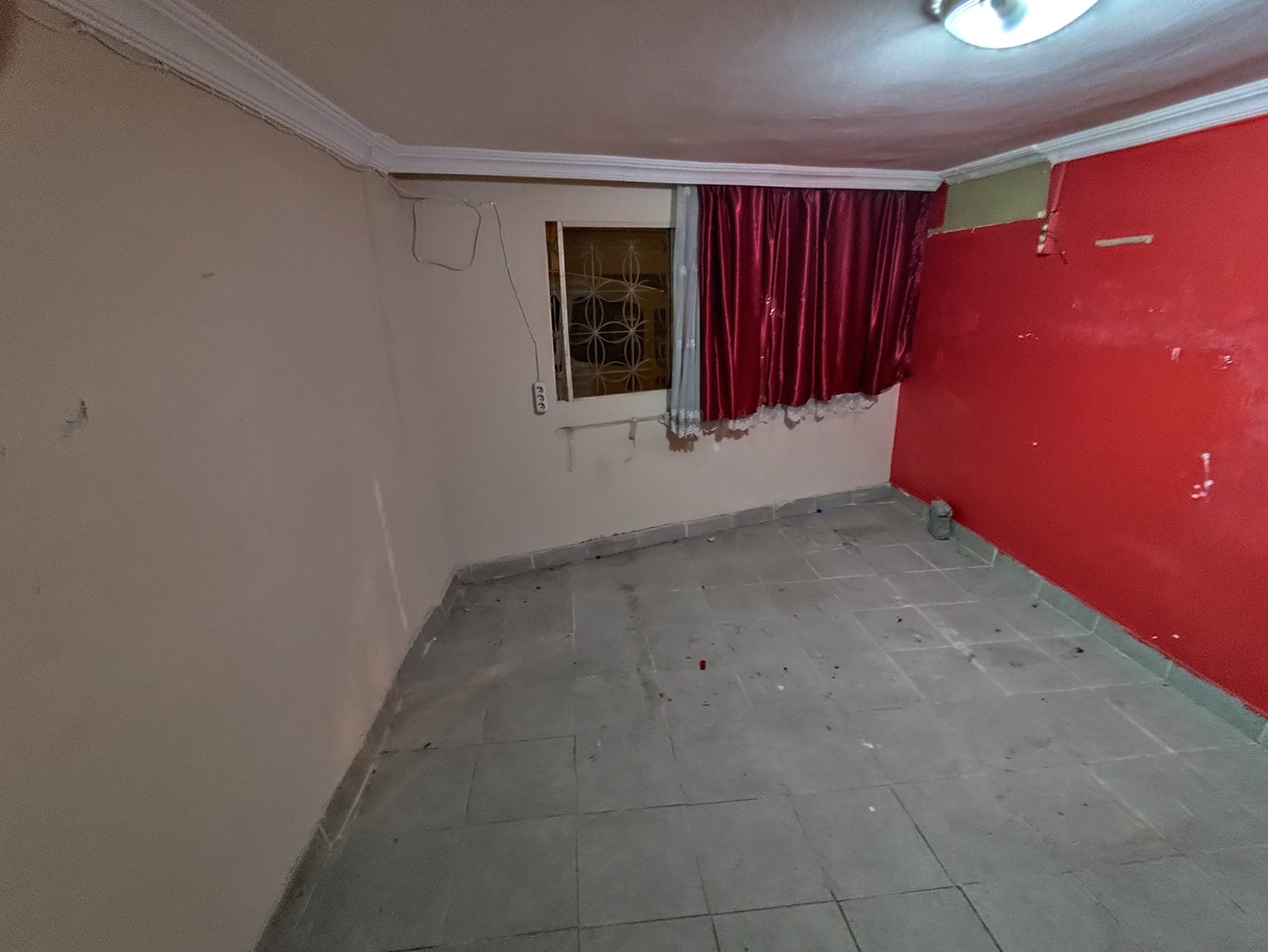 İzmir Konak'ta Yaşanmaz Haldeki Stüdyo Daireye 7.000 TL Şoku