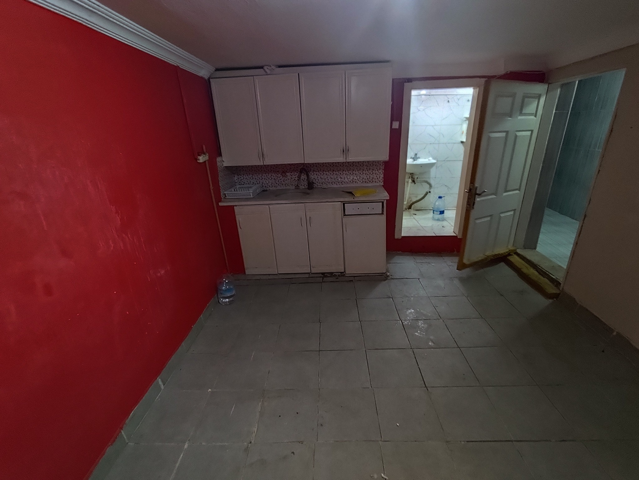 İzmir Konak Varyant'ta virane haldeki stüdyo daireye 7.000 TL kira